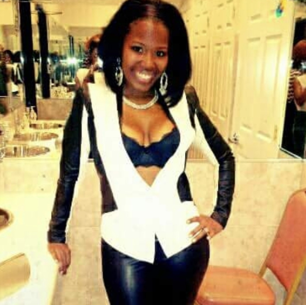 Blazer - Picture 4 of 4